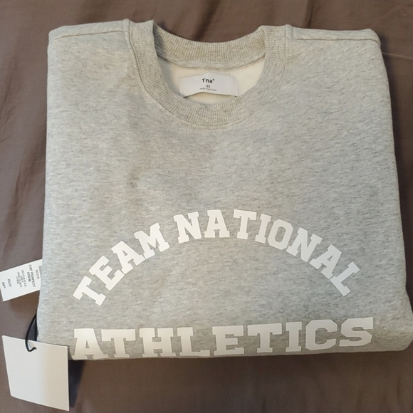 Sold Aritzia Cozy Fleece Perfect Crew - Picture 2 of 4